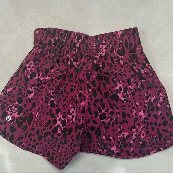 Lululemon Purple Magenta Track That Leopard Print Shorts 4 - Picture 11 of 11